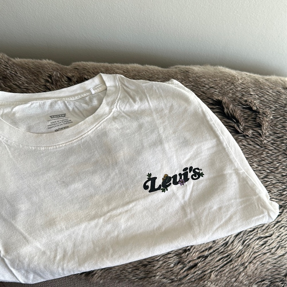 Levi’s crop top